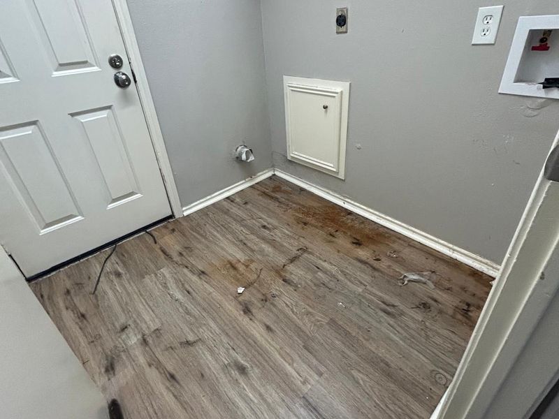 Laundry room before cleaning